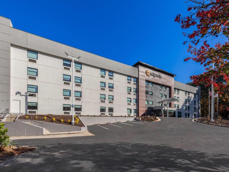 La Quinta Inn & Suites Atlanta Roswell image