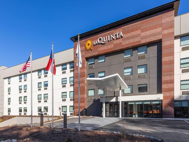 La Quinta Inn & Suites Atlanta Roswell image