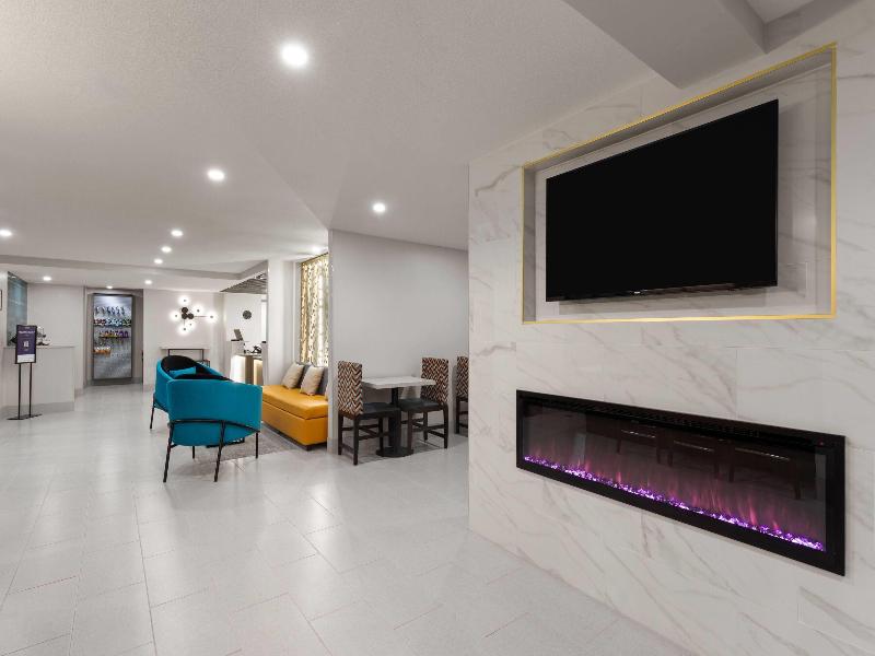 La Quinta Inn & Suites Atlanta Roswell image
