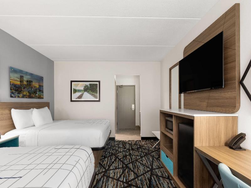 La Quinta Inn & Suites Atlanta Roswell image