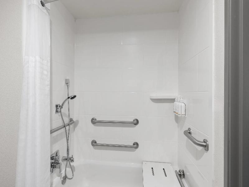 La Quinta Inn & Suites Atlanta Roswell image