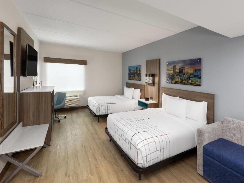La Quinta Inn & Suites Atlanta Roswell image
