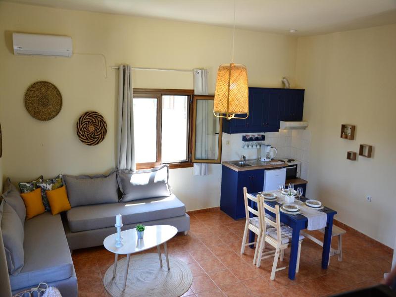 Villa Elianthos image
