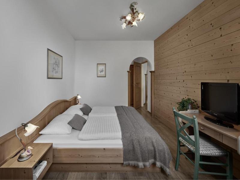 Lisi Family Hotel image