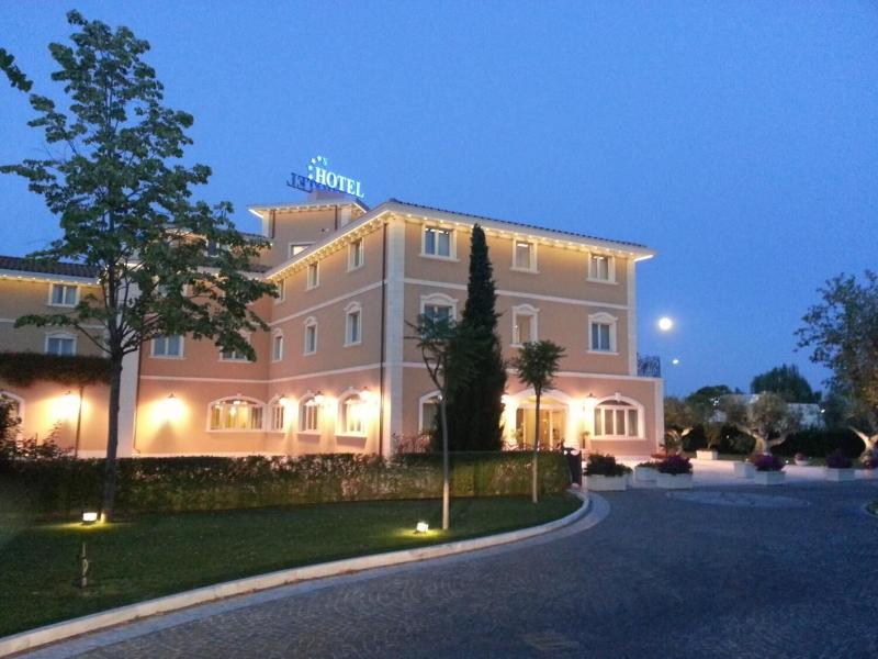 Villa Michelangelo image