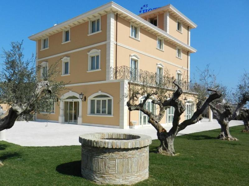 Villa Michelangelo image
