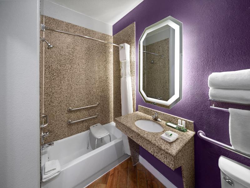 2 Queen Beds, Mobility/Hearing Accessible Room, Bathtub w/Grab Bars, Non-Smoking