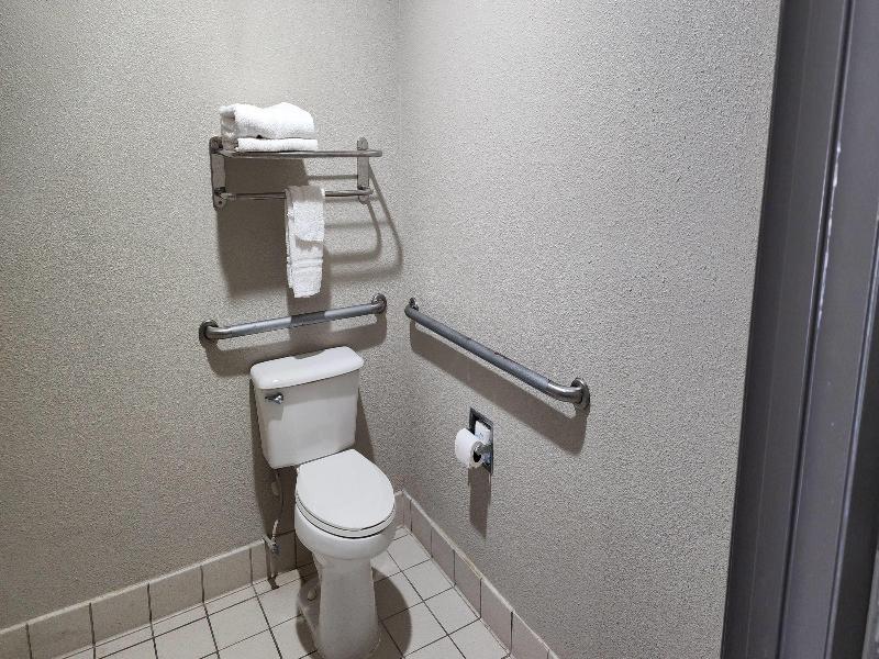 Days Inn by Wyndham Seguin TX image