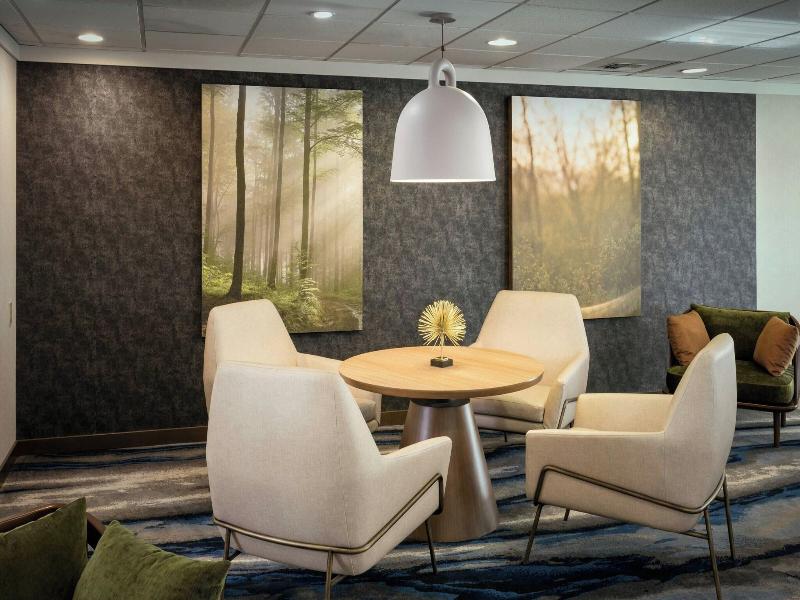 Fairfield Inn & Suites
