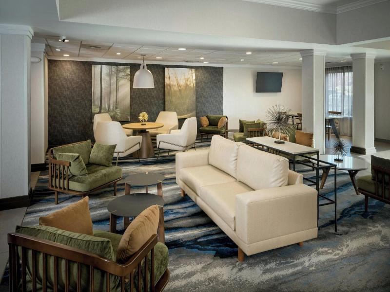 Fairfield Inn & Suites