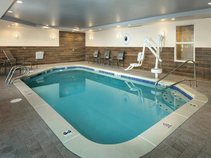 Fairfield Inn & Suites