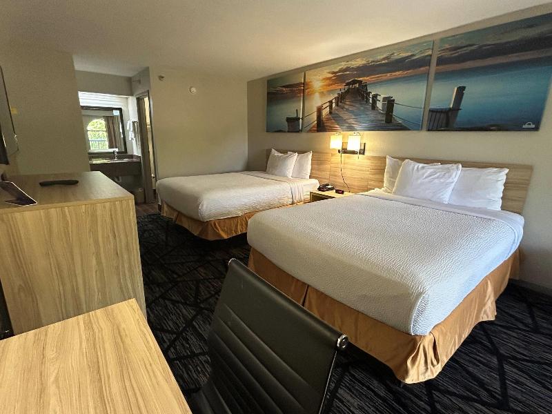Days Inn & Suites by Wyndham Stockbridge Atlanta image