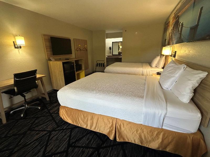 Days Inn & Suites by Wyndham Stockbridge Atlanta image
