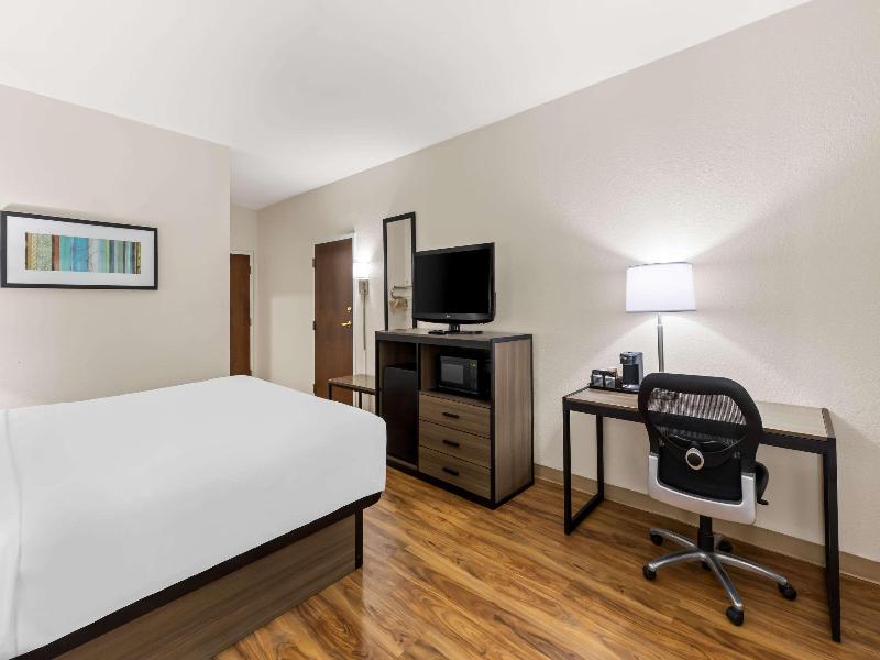 Quality Inn Fayetteville Nr Historic Downtown Sq image