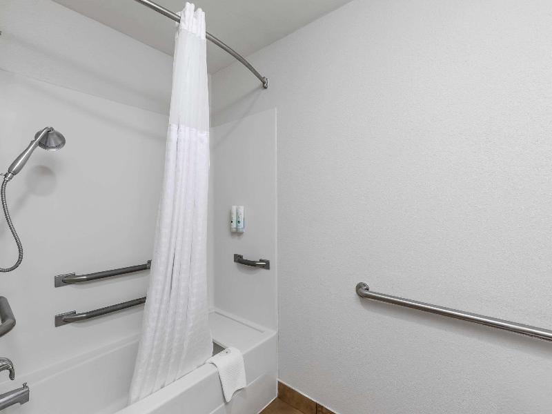 Quality Inn Fayetteville Nr Historic Downtown Sq image