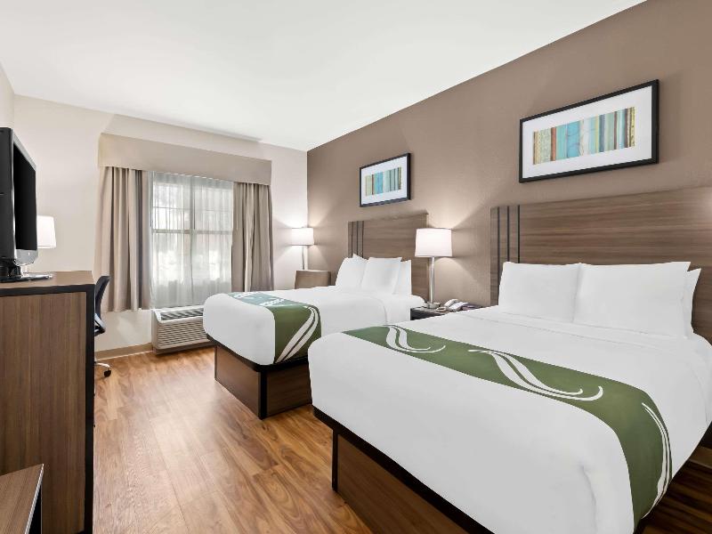 Quality Inn Fayetteville Nr Historic Downtown Sq image