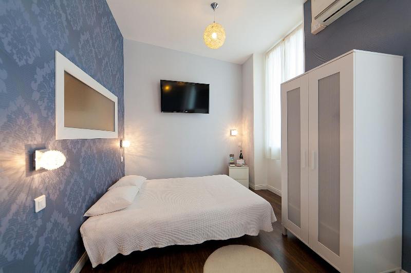 Hotel Altera Roma ( before Avignon Hôtel Monclar ) image