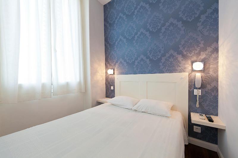 Hotel Altera Roma ( before Avignon Hôtel Monclar ) image