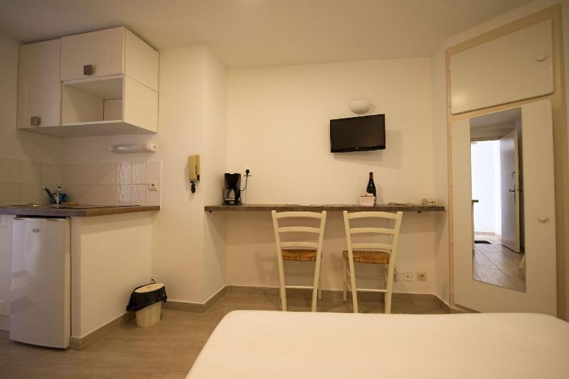 Hotel Altera Roma ( before Avignon Hôtel Monclar ) image