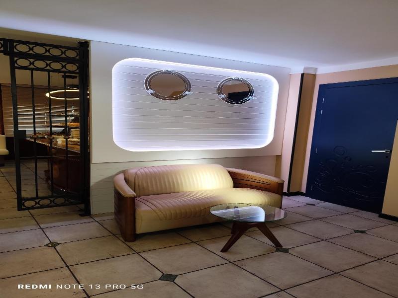 Le Claridge image