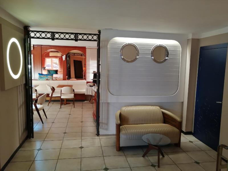 Le Claridge image