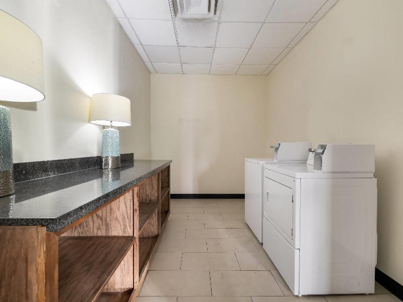 Wingate By Wyndham Round Rock Hotel & Conference image