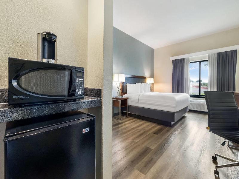 Wingate By Wyndham Round Rock Hotel & Conference image