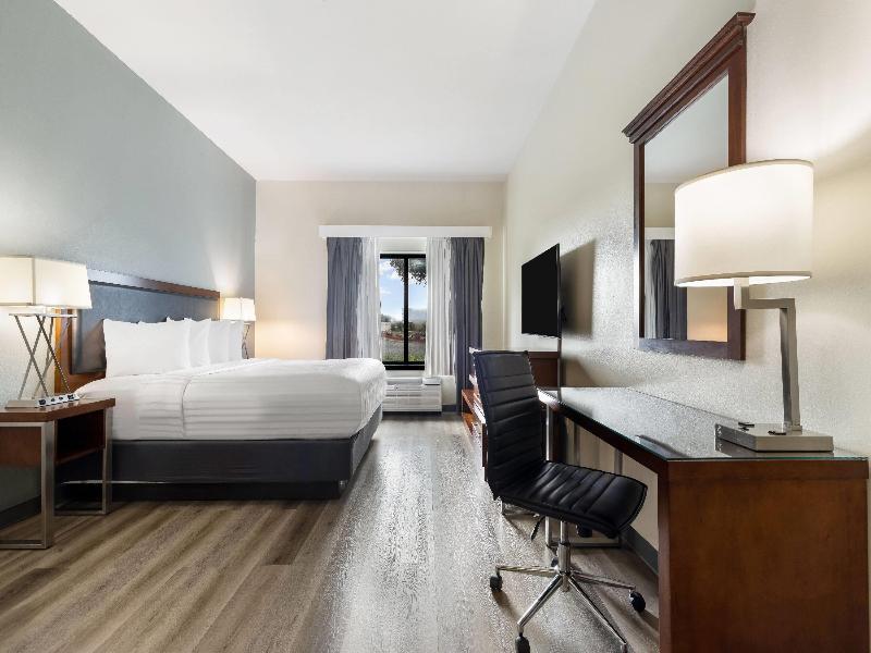 Wingate By Wyndham Round Rock Hotel & Conference image