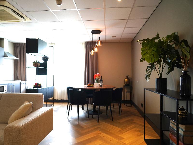 HOTEL ALKMAAR Bar & Restaurant Meeting & Events image