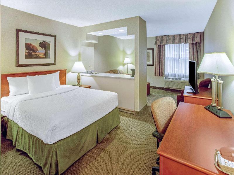 DOUBLE QUEEN BED NON SMOKING