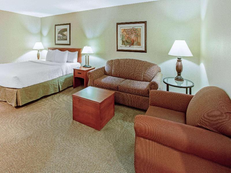 STUDIO Accessible KING SIZE BED
