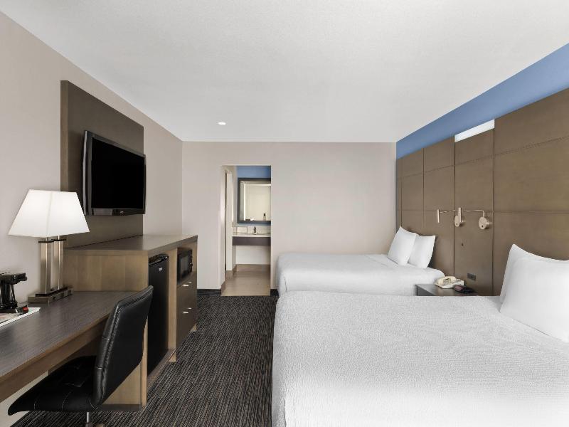 Travelodge Inn & Suites Wyndham Anaheim Disneyland image
