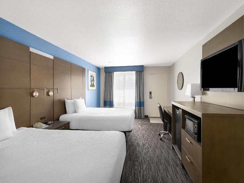 Travelodge Inn & Suites Wyndham Anaheim Disneyland image