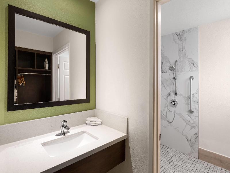 Travelodge Inn & Suites Wyndham Anaheim Disneyland image