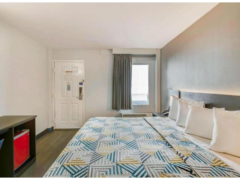Motel 6 Atlanta, Ga - Midtown image