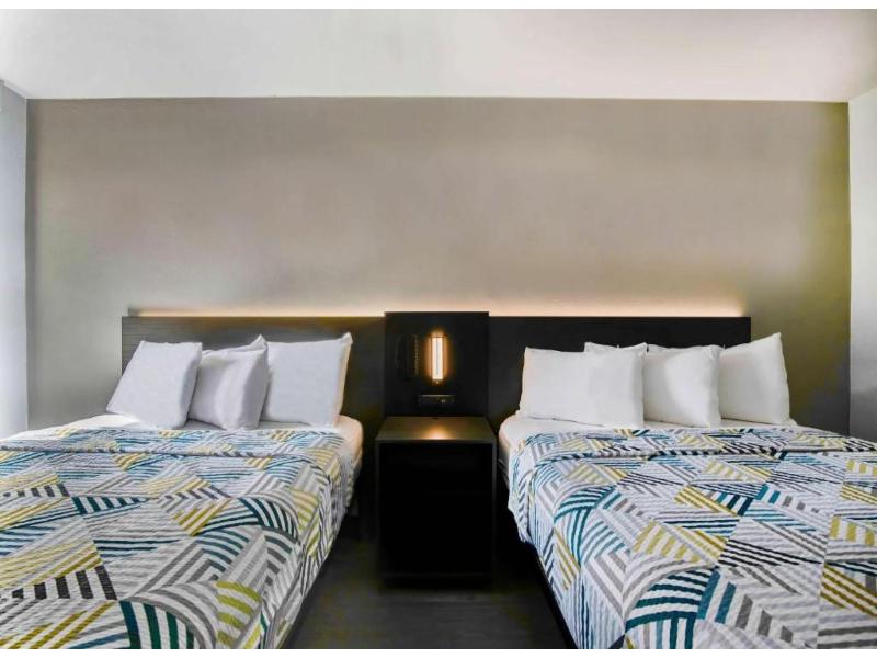Motel 6 Atlanta, Ga - Midtown image