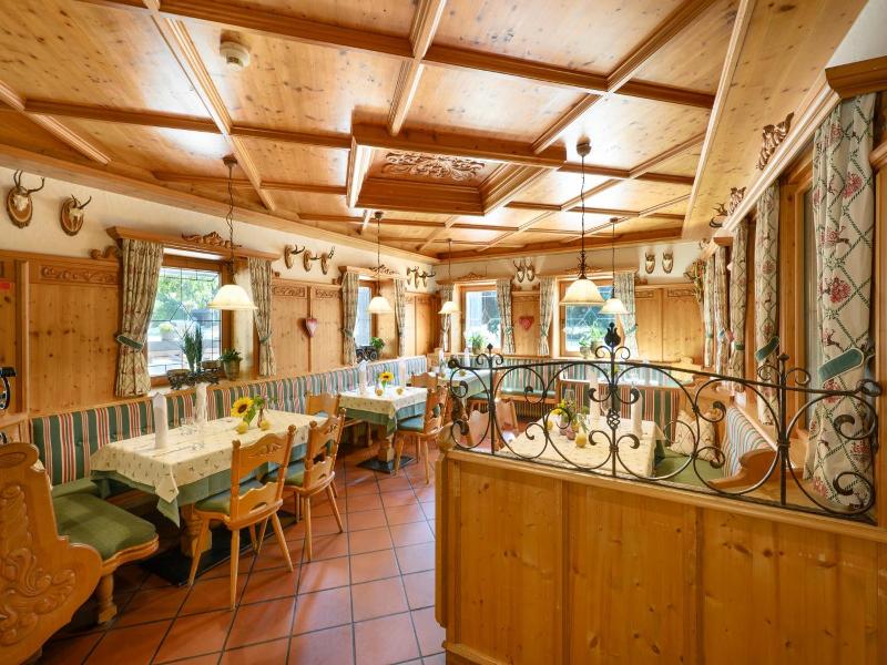 Hotel Wirtshaus Sattlerwirt image