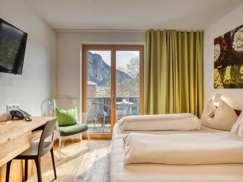 Hotel Wirtshaus Sattlerwirt image