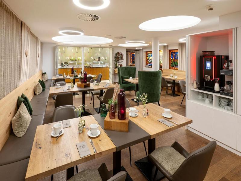 Hotel Wirtshaus Sattlerwirt image
