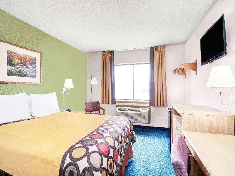 Super 8 by Wyndham West Memphis image