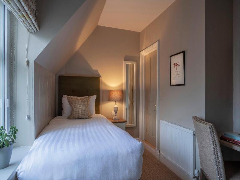 The Five Arrows Hotel image