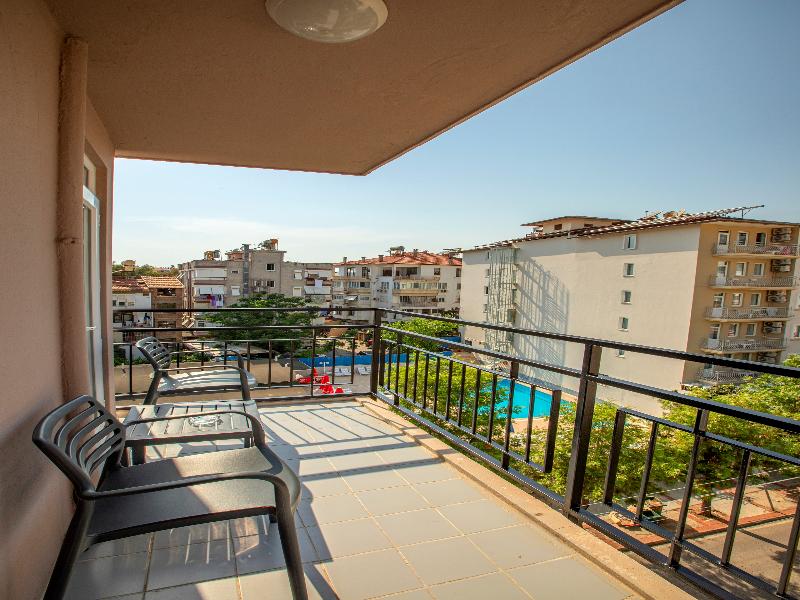 Perle Apart Hotel image