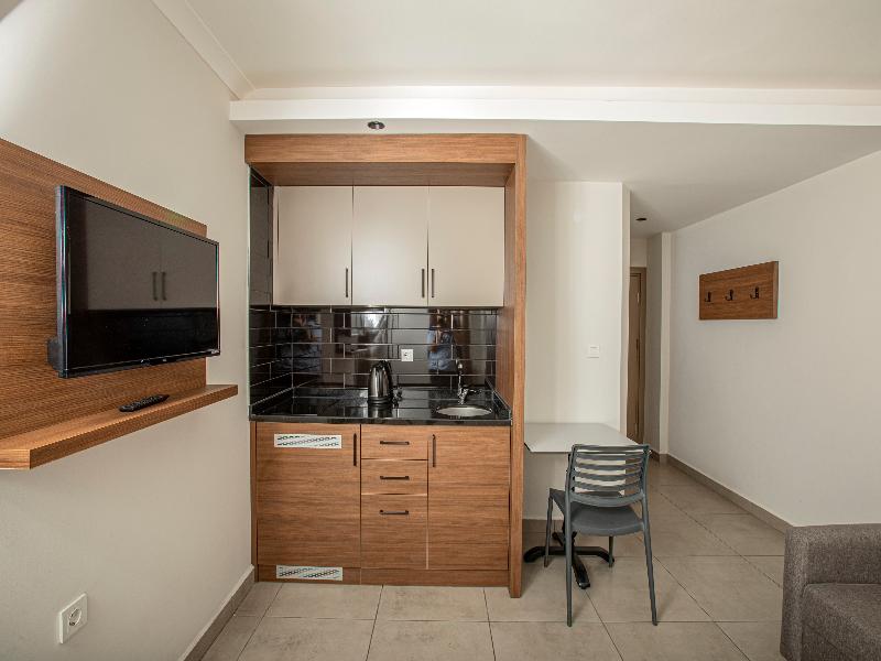 Perle Apart Hotel image