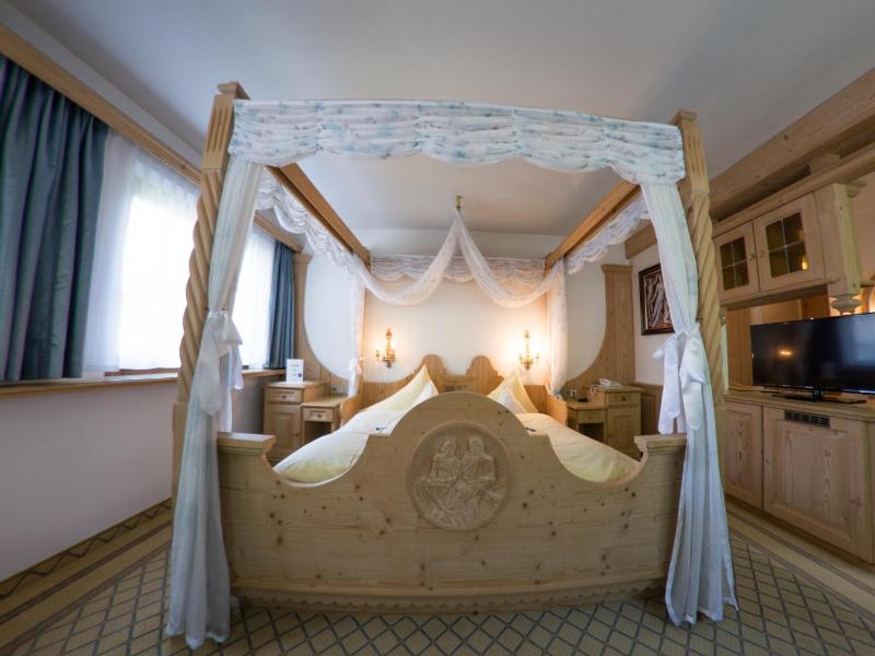 Alpenhotel Fernau image