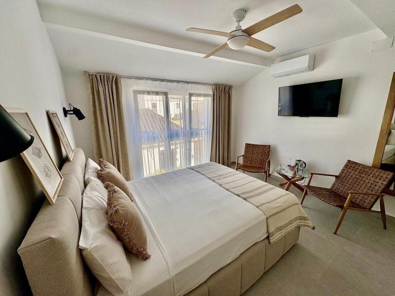Las Brisas image