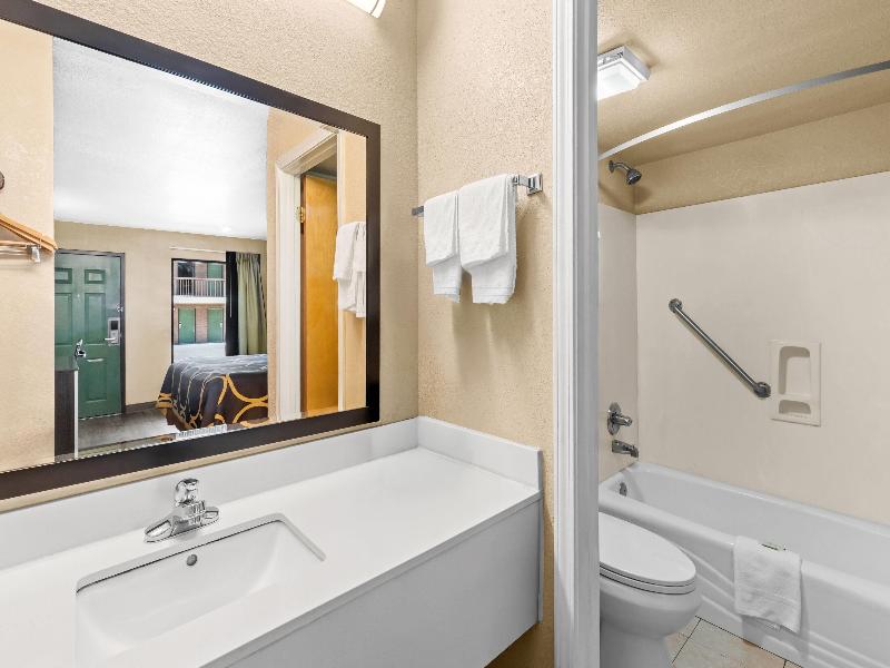 Super 8 by Wyndham Acworth/Atlanta Area image