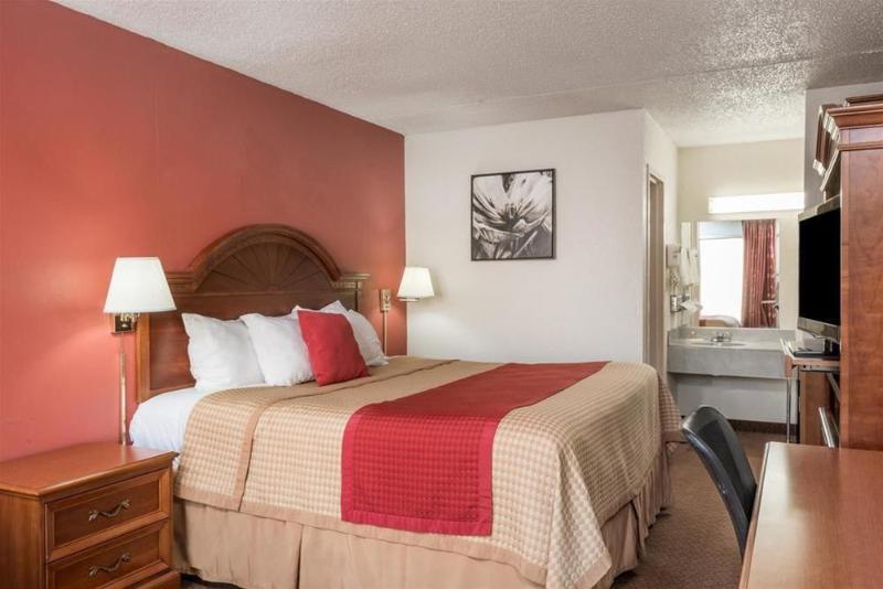 Red Roof Inn Portsmouth - Wheelersburg image