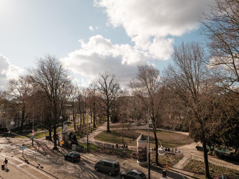Amsterdam Parklane image