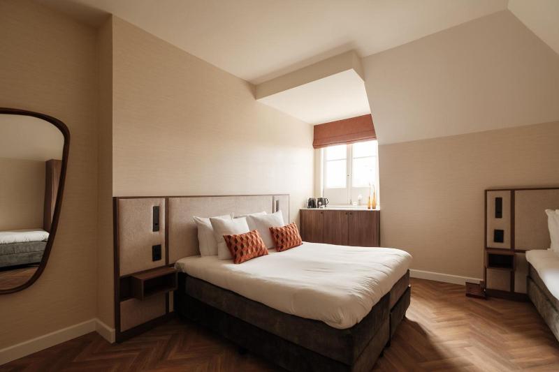 Amsterdam Parklane image