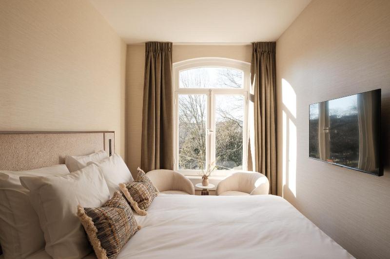 Amsterdam Parklane image